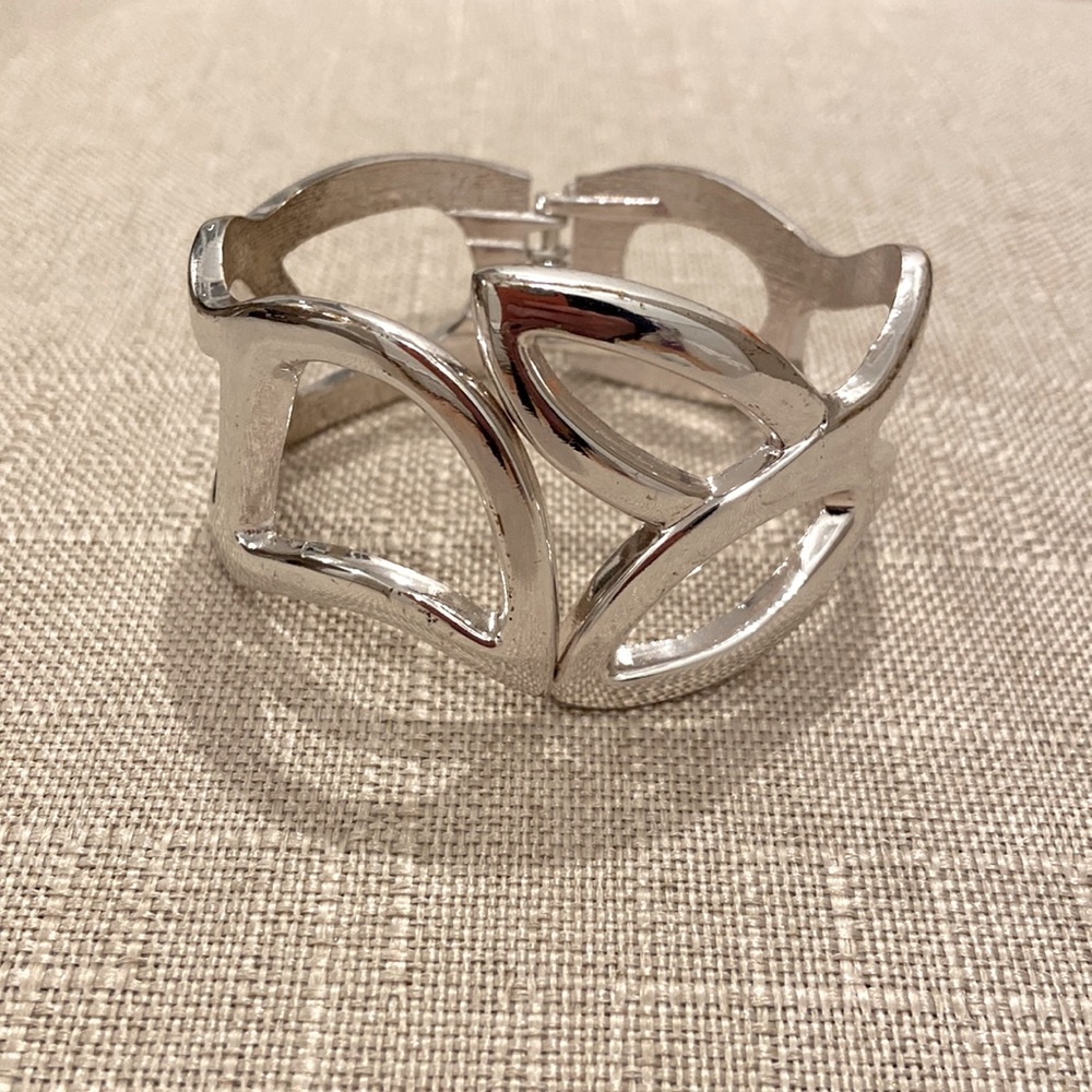 Silver bangle